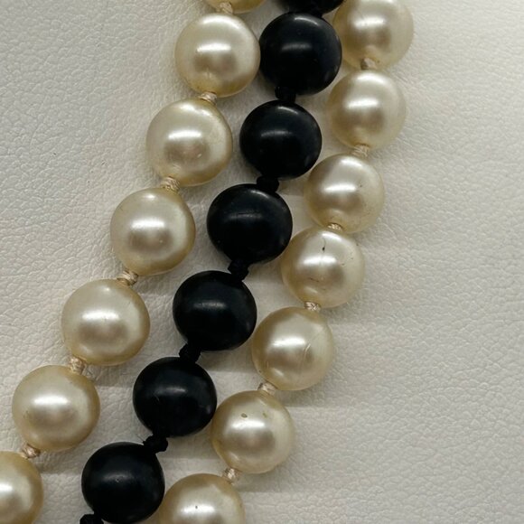 Vintage Double Strand Faux Pearl & Single Black Bead Necklace Floral Box Clasp - Picture 16 of 16